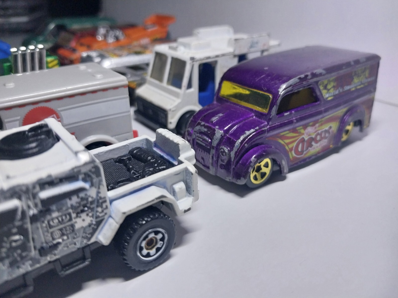 Lot 18 Hot Wheels & Matchbox Truck Bus Jeep Ect Please See Photos