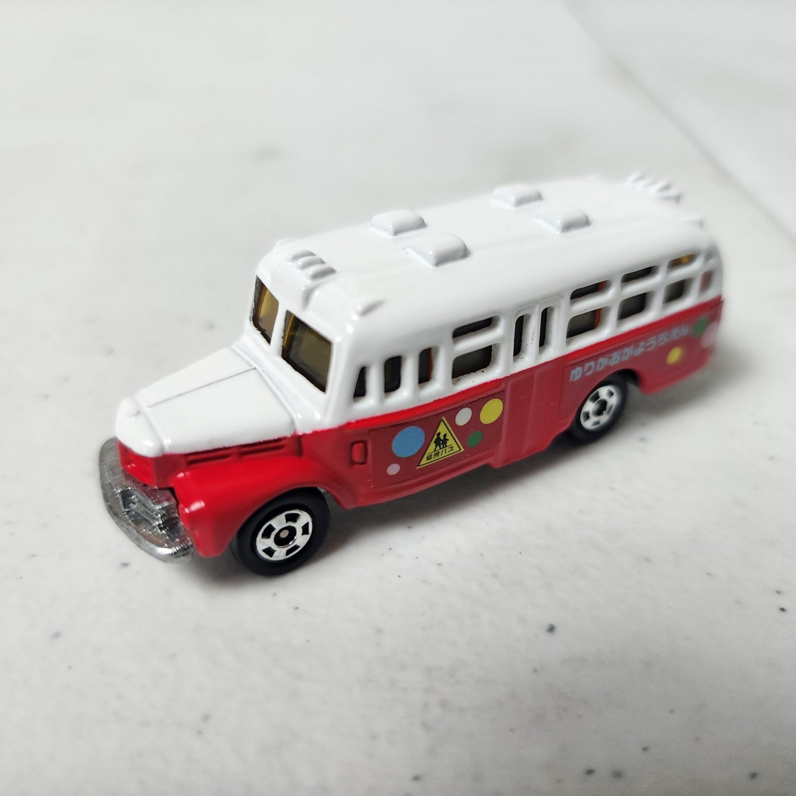 Tomica Isuzu Bonnet Bus No 6, 1:110 Scale