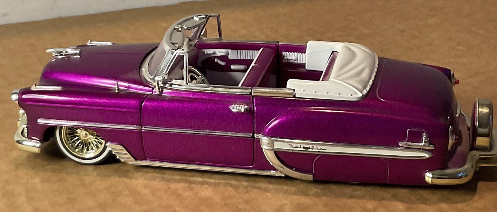 Jada Street Low 1:24 LOWRIDER 1953 Metallic Purple Chevy Bel Air Conv. Die cast
