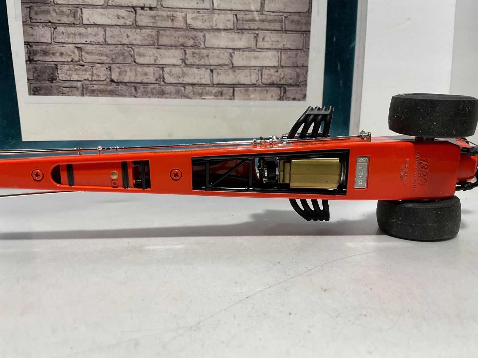 1:24 132 TOMMY IVO DRAGSTER #2528 {NO BOX}