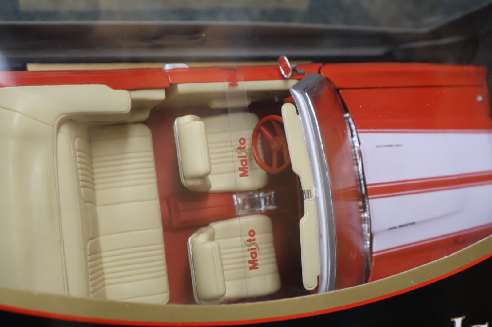 Maisto 1:18 1971 Chevrolet Chevelle SS 454 Convertible Model Car in Orange