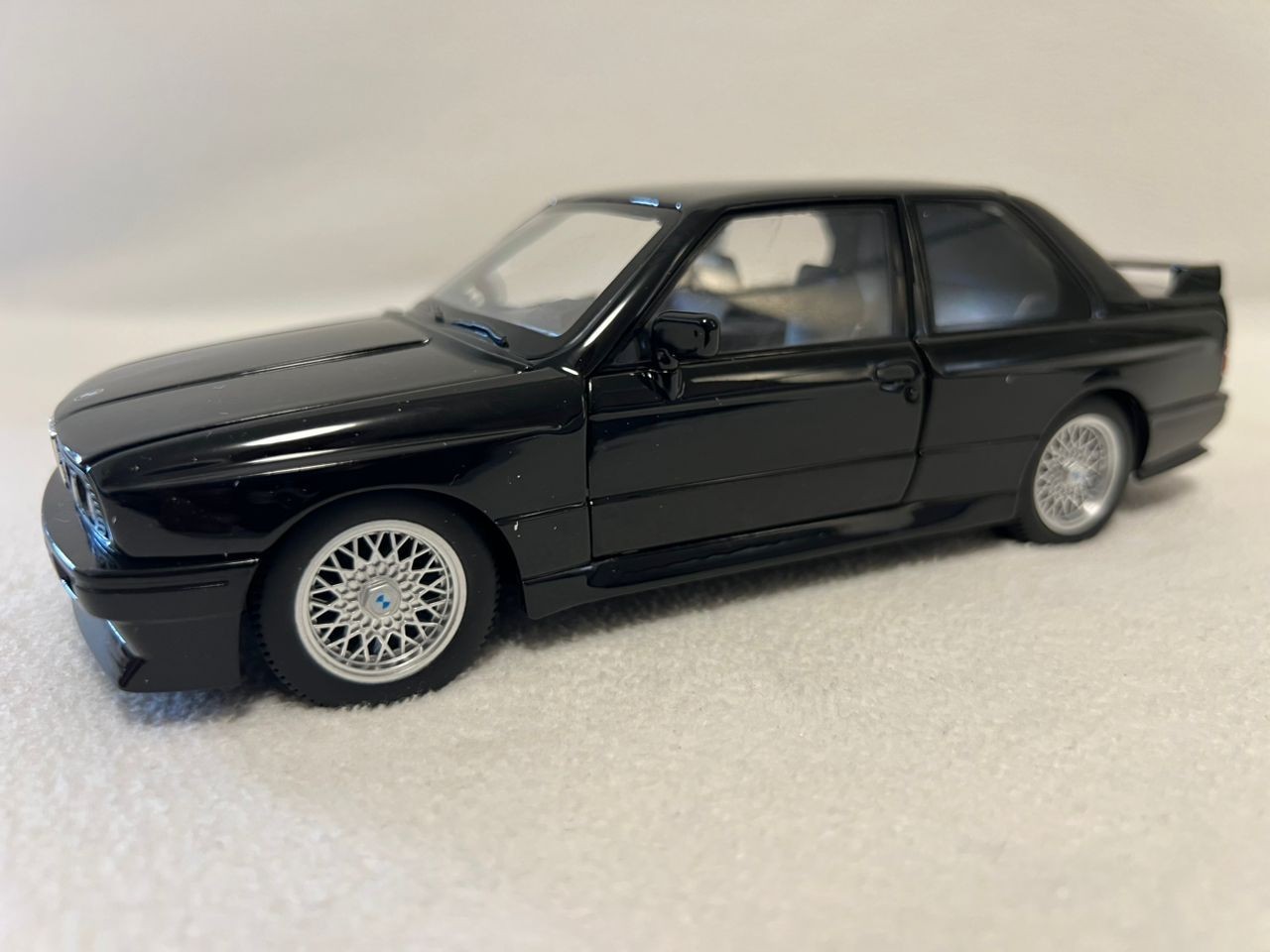 1:24 1988 BMW M3 E30 Diecast Alloy Sports Car Model Sound & Light Collectible