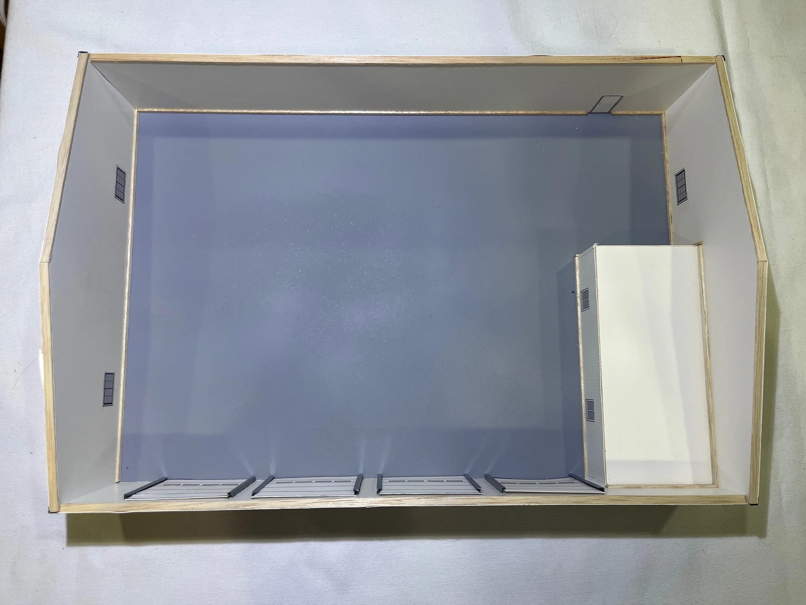 # 01212 – Plyboard Diorama Building – 19″ by 13.5″ by 5″