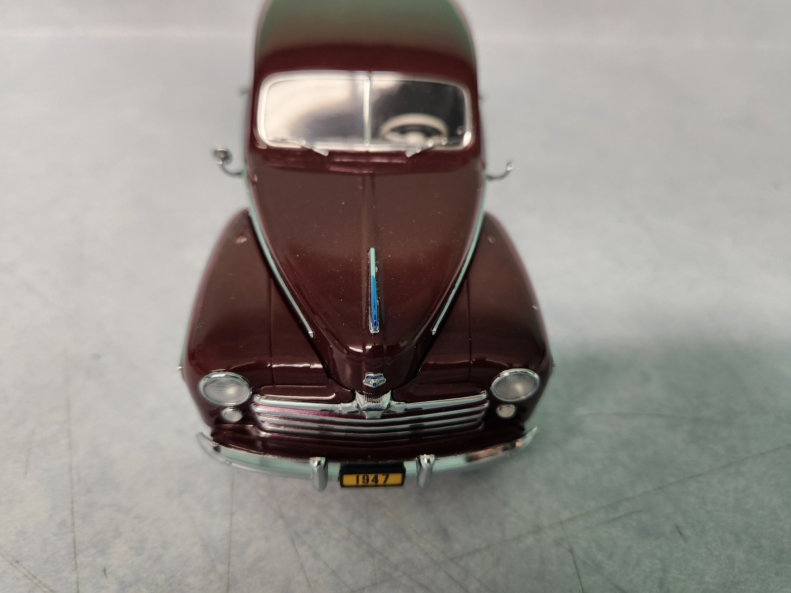 DANBURY MINT 1/24 1947 FORD SUPER DELUXE TUDOR SEDAN CAR BOX PAPERS