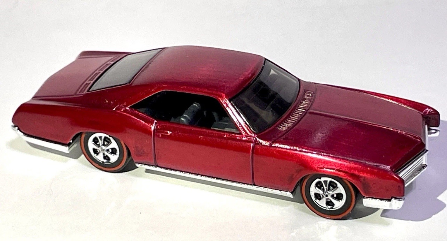 🤩 Hot wheels Custom made Spectraflame Red Riviera RedLine Diecast Car 1:64