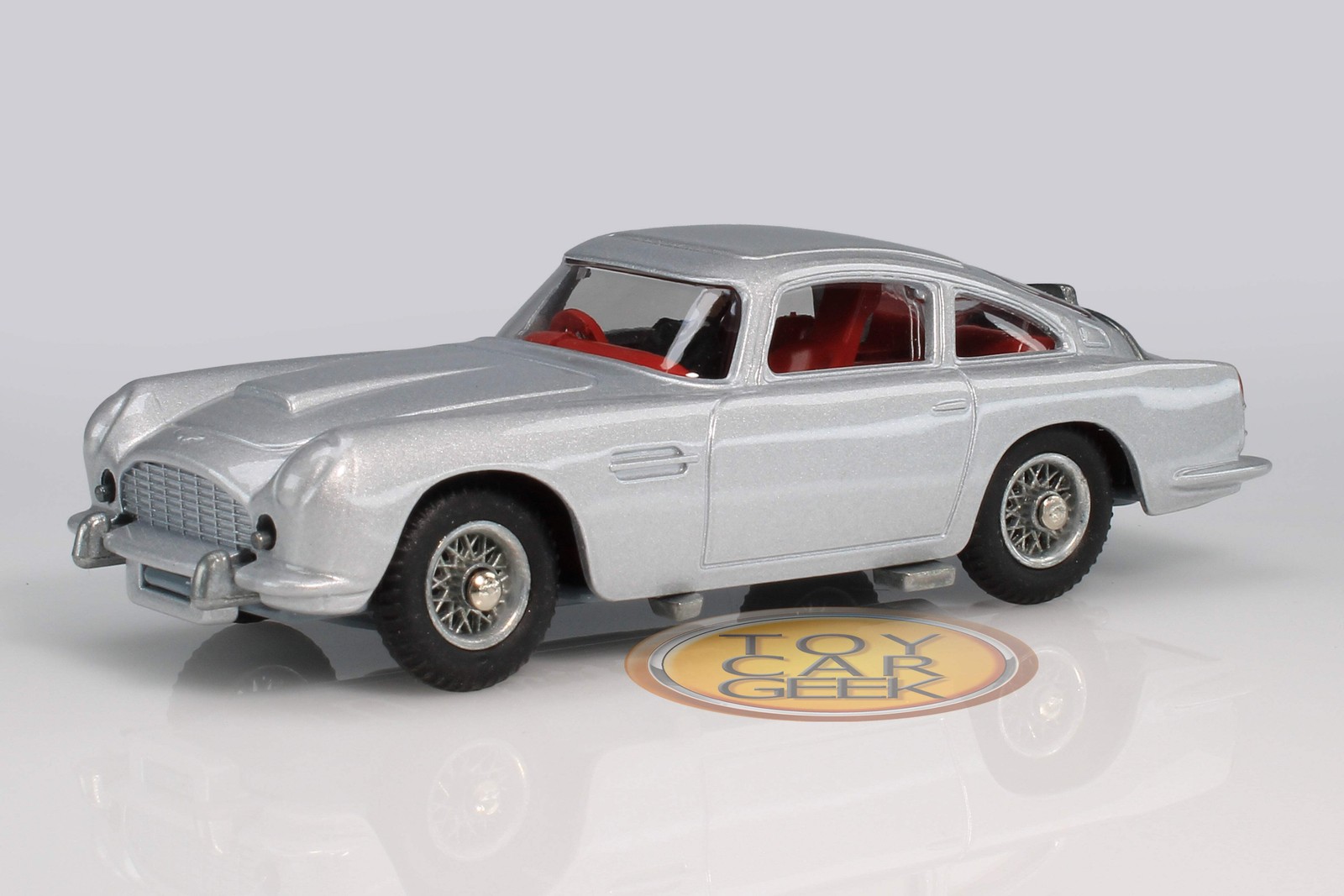 Corgi James Bond 007 Aston Martin #261 Reissue 1:43 Corgi 261