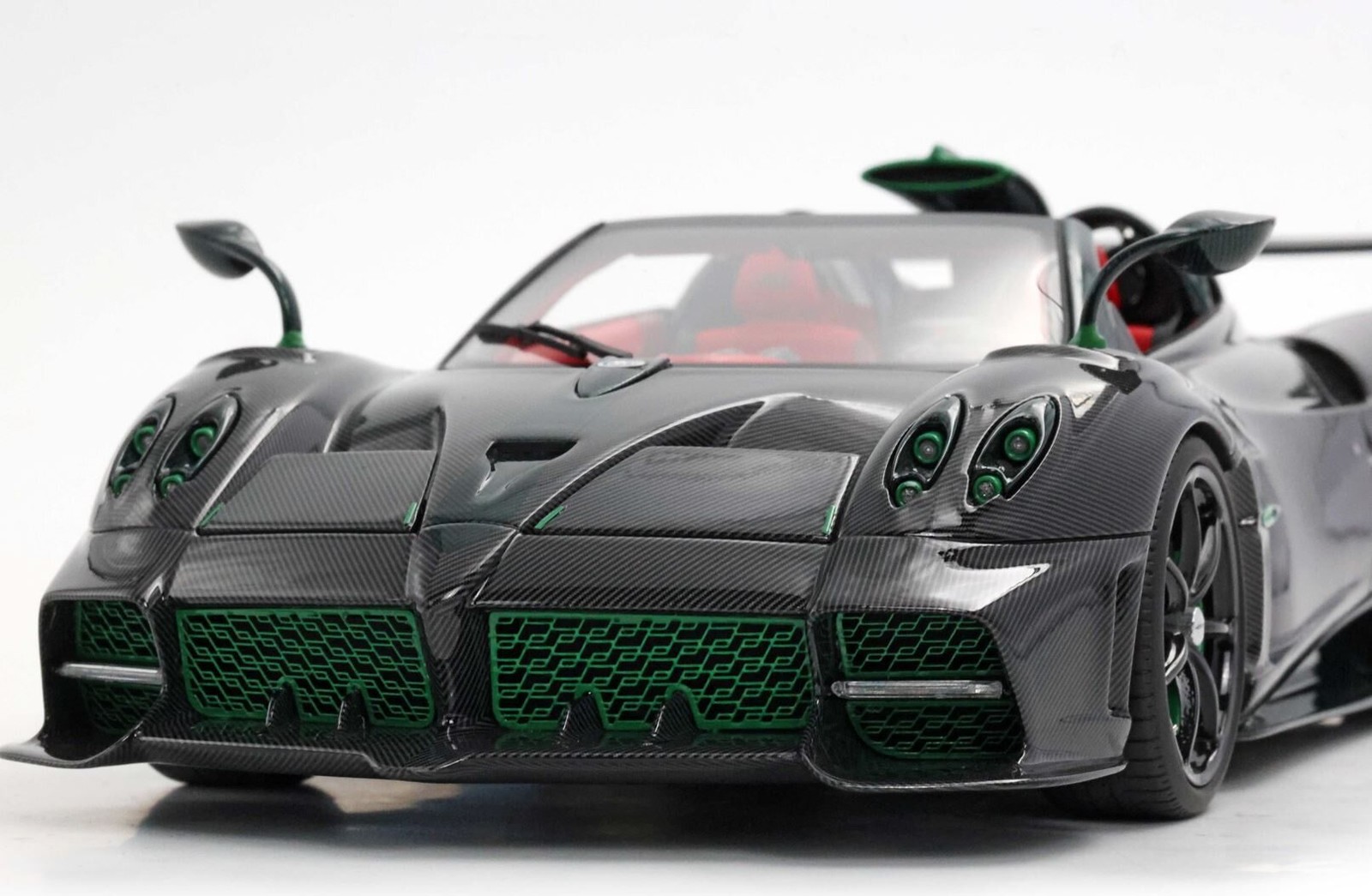 Pagani Imola Roadster Gloss carbon in 1:18 scale by BBR
