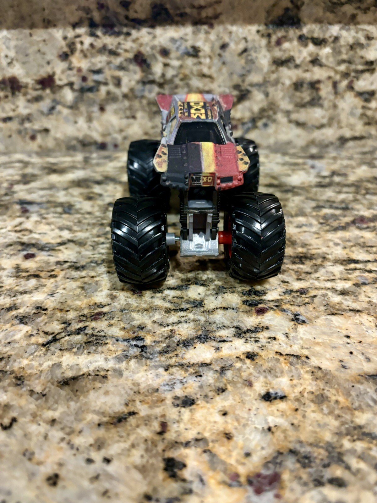 Spin Master Monster Jam MAX D WRECKLESS WHEELIE Truck New 1:64