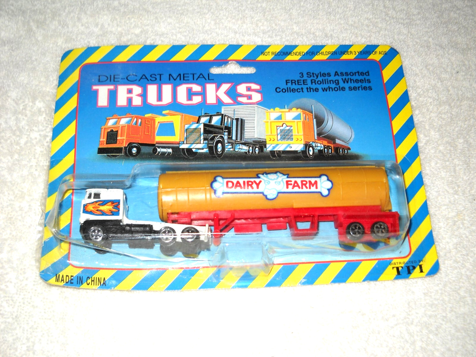 Trucks, Diecast Metal, Dairy Farm, Please see the photos.