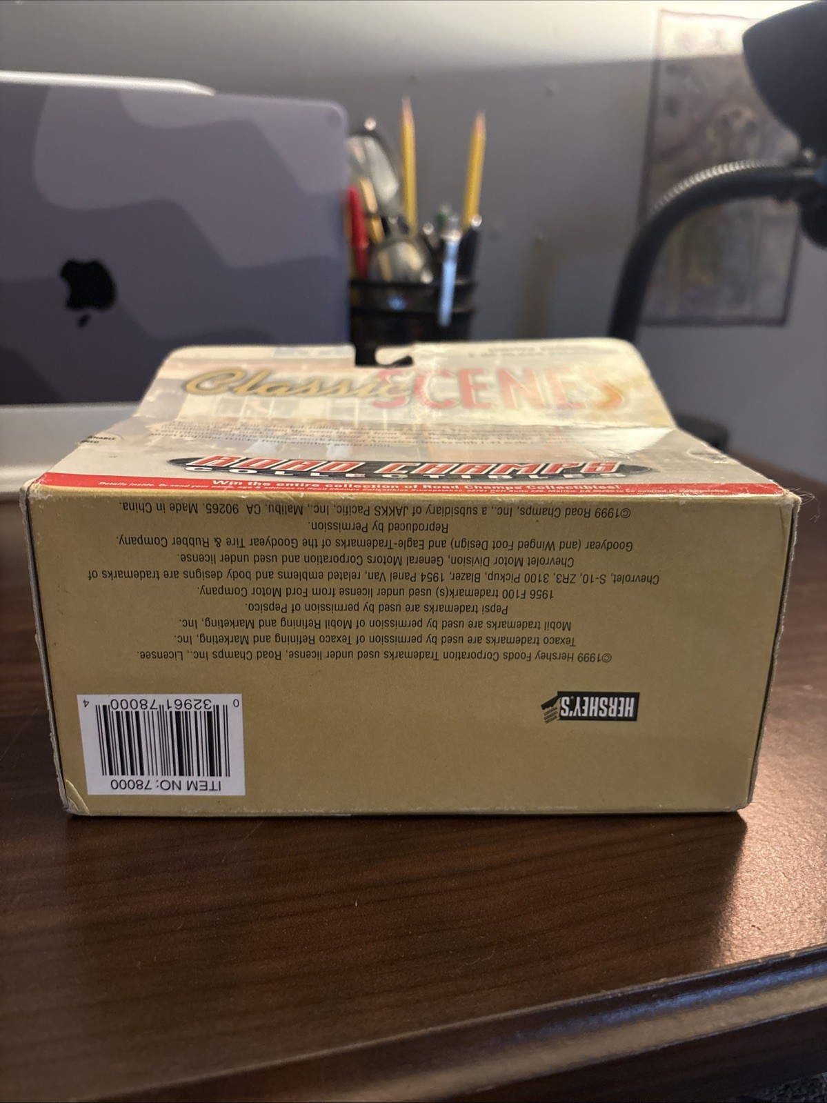 Classic Scenes 1953 Chevrolet 3100 Pickup- 1:43 scale by Road Champs #78000 NIB