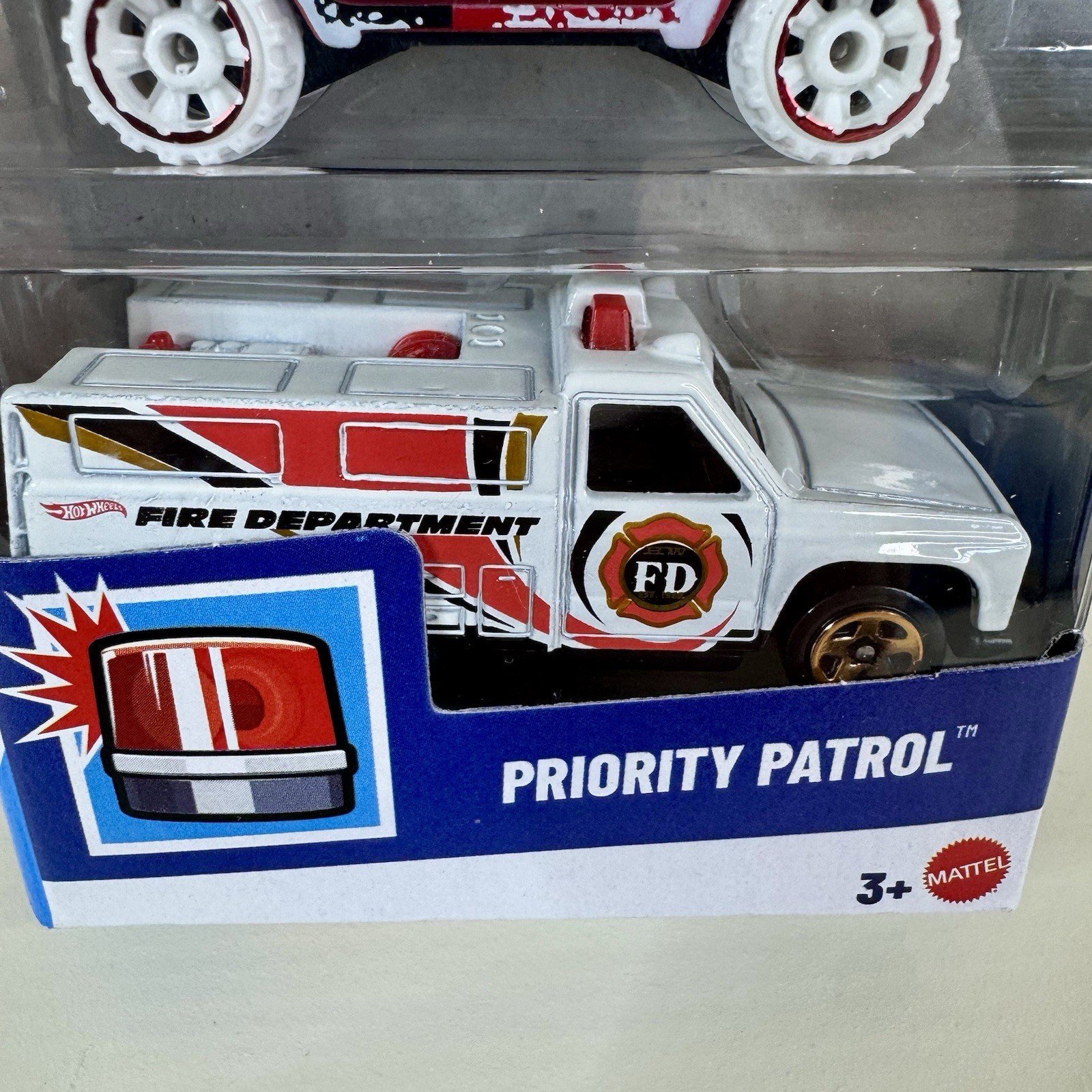 Hot Wheels Priority Patrol 5 Pack Rescue Police Fire Tow Truck Helicopter