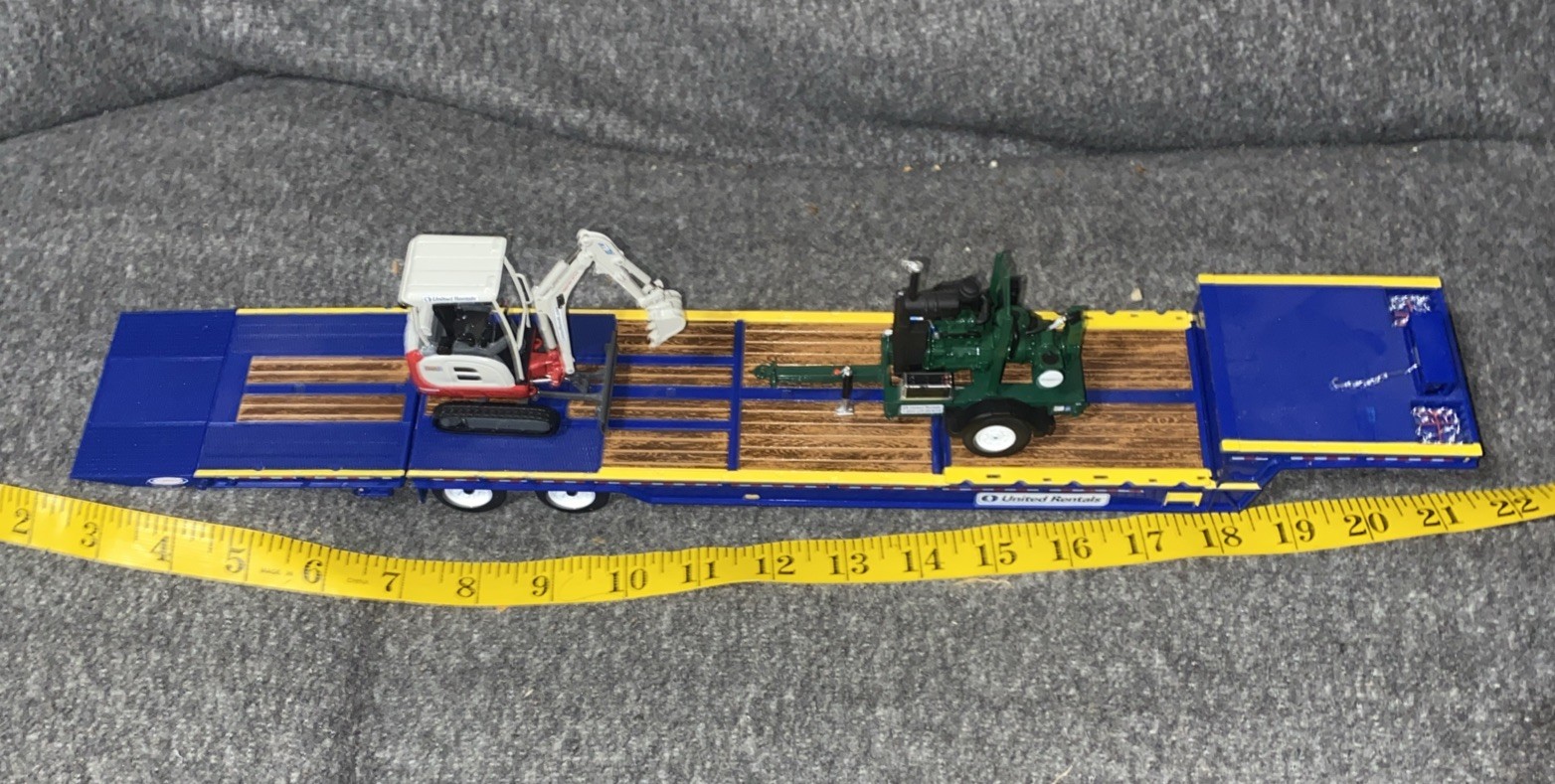 First Gear 1/34 Freightliner Cascadia Semi Ledwell Trailer United Rental Tractor