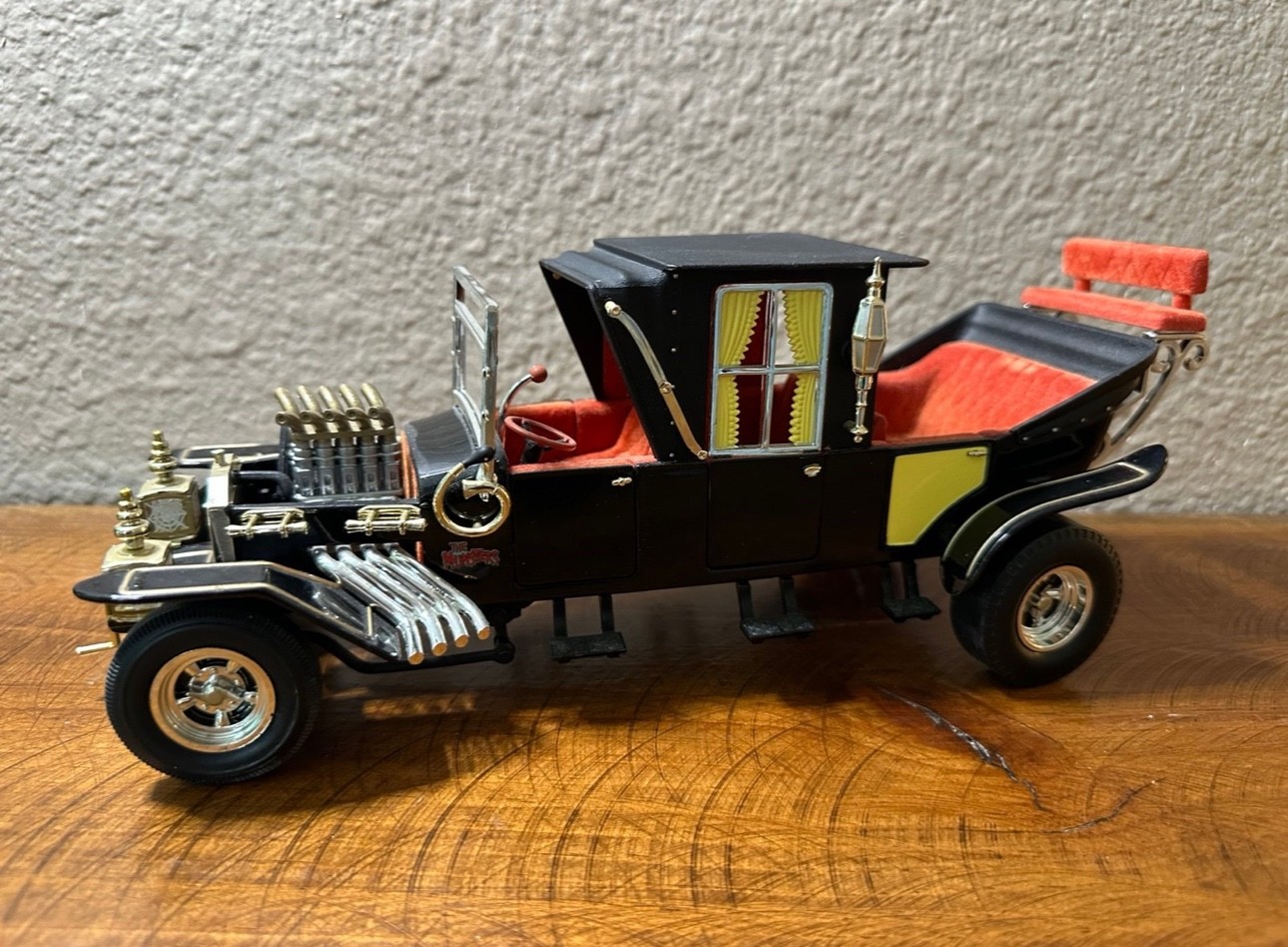 THE MUNSTERS KOACH COACH ERTL 1/18 Scale Die Cast Monster Hot Rod George Barris