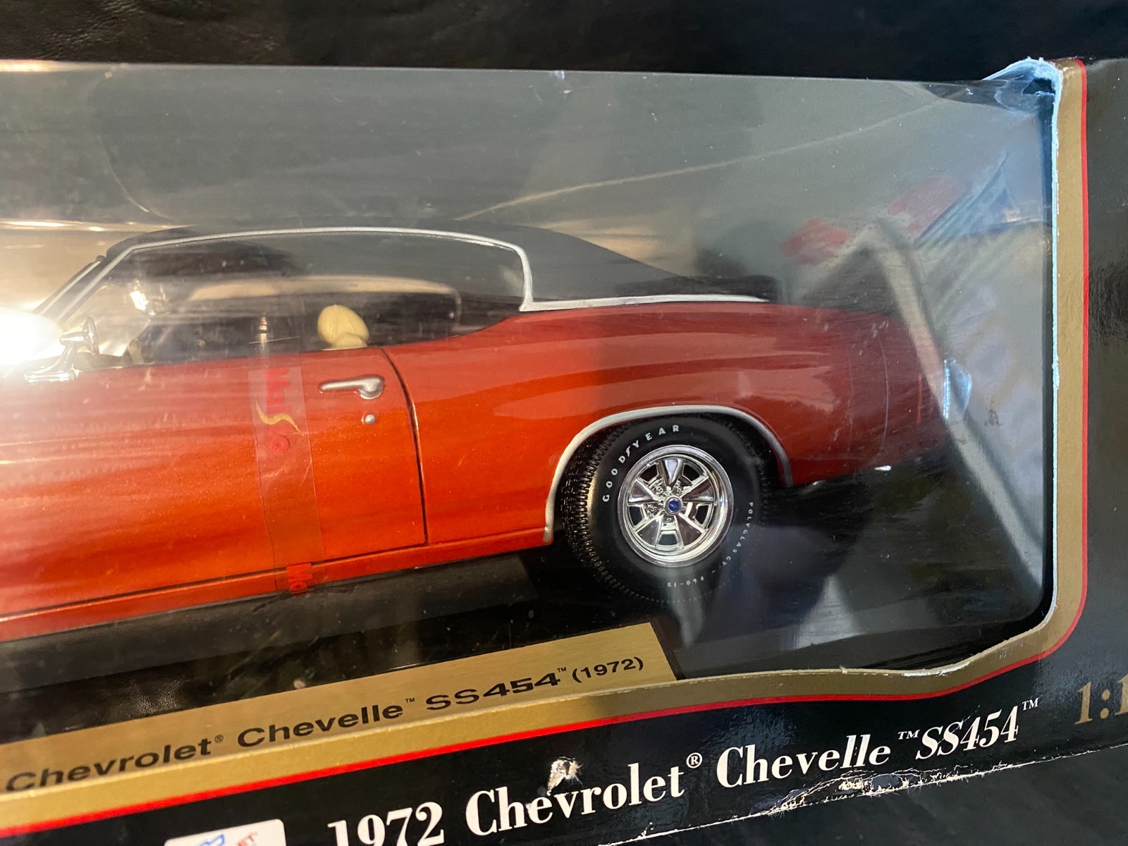 Maisto Special Edition 1972 Chevrolet Chevelle SS454 diecast 1:18 car Red/Orange