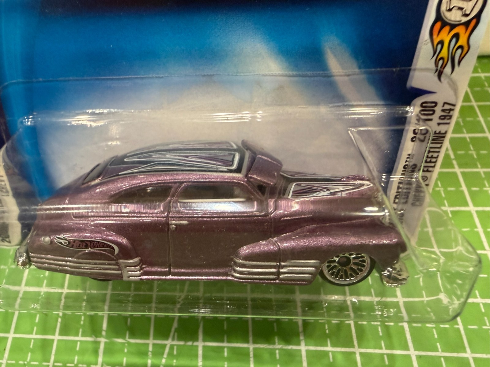 Hot Wheels 2004 First Editions 28/100 – LOT OF 2 – Chevy Fleetline 1947 #028