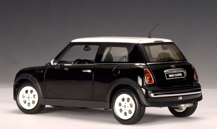 2001 MINI COOPER BLACK COUPE by AUTOart #74825 1:18 BRAND NEW IN BOX LAST ONE