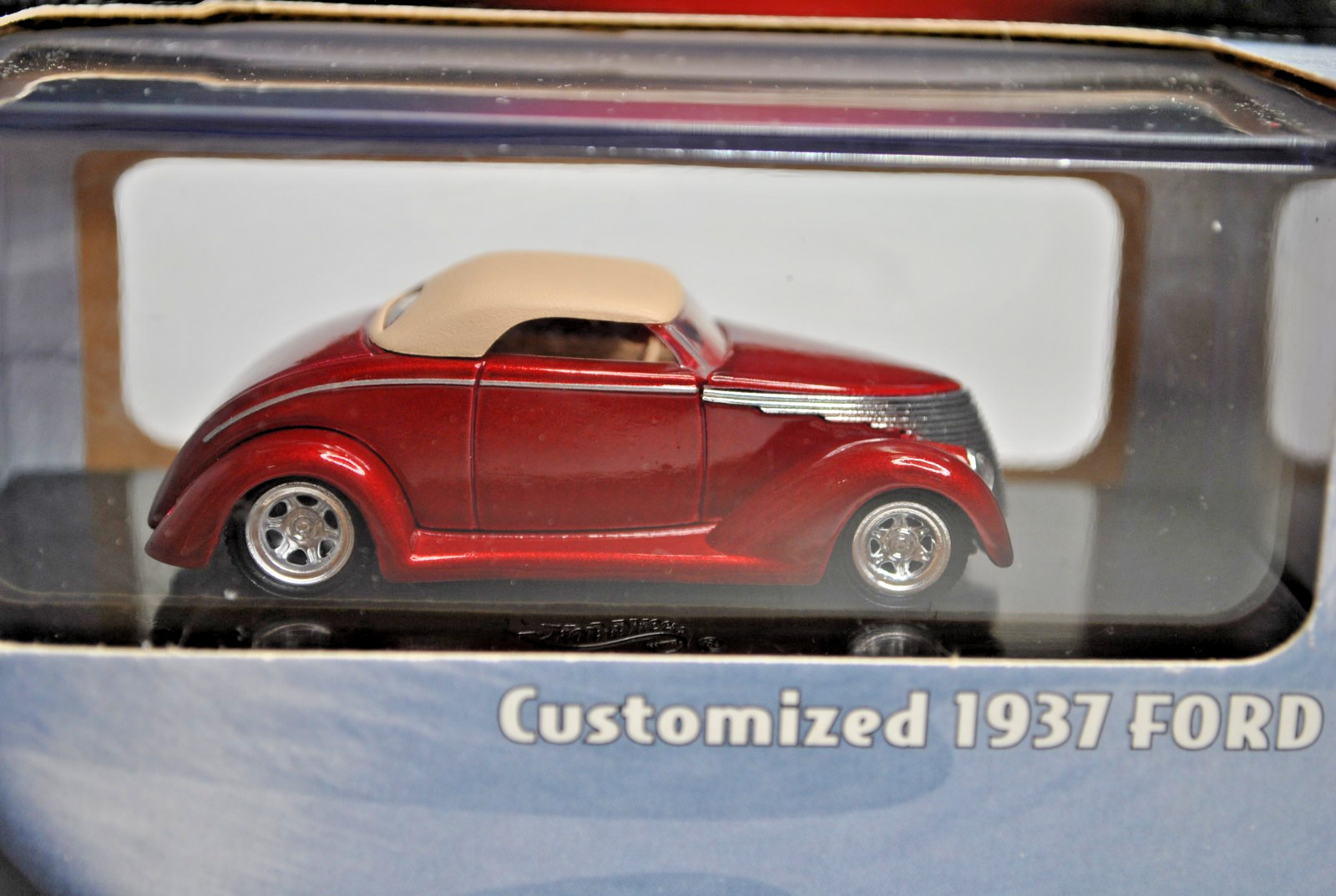 Hot Wheels Custom 1937 Ford 100% Hot Wheels Red and Green Variant