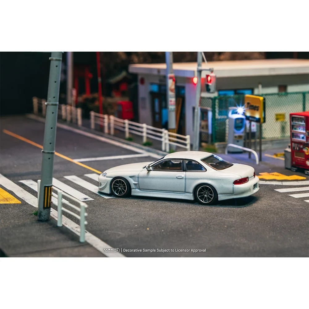 Tarmac Works 1:64 VERTEX Toyota Soarer JZZ30 White Global64 T64G-080-WH