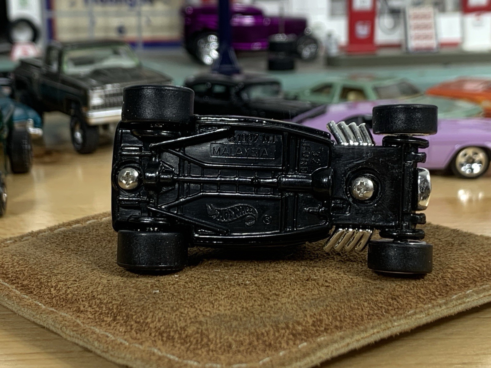 Vintage 1997 Hot Wheels ’32 Ford Black Flamed Hot Rod Custom Wheel Swap