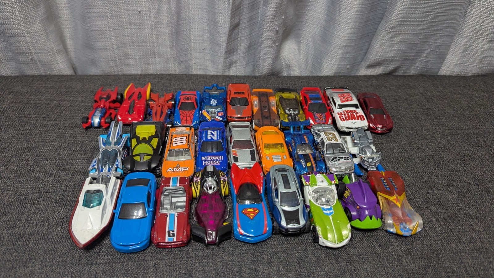 Hot Wheels / Matchbox /Other Loose Cars And Other Vehicles Lot Of 29