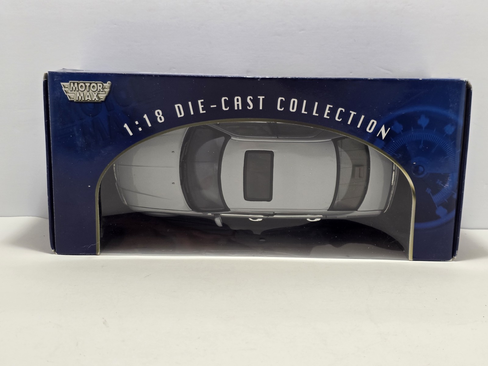 Motor Max 2005 Silver Chrysler 300C Hemi 1/18 Diecast NIB
