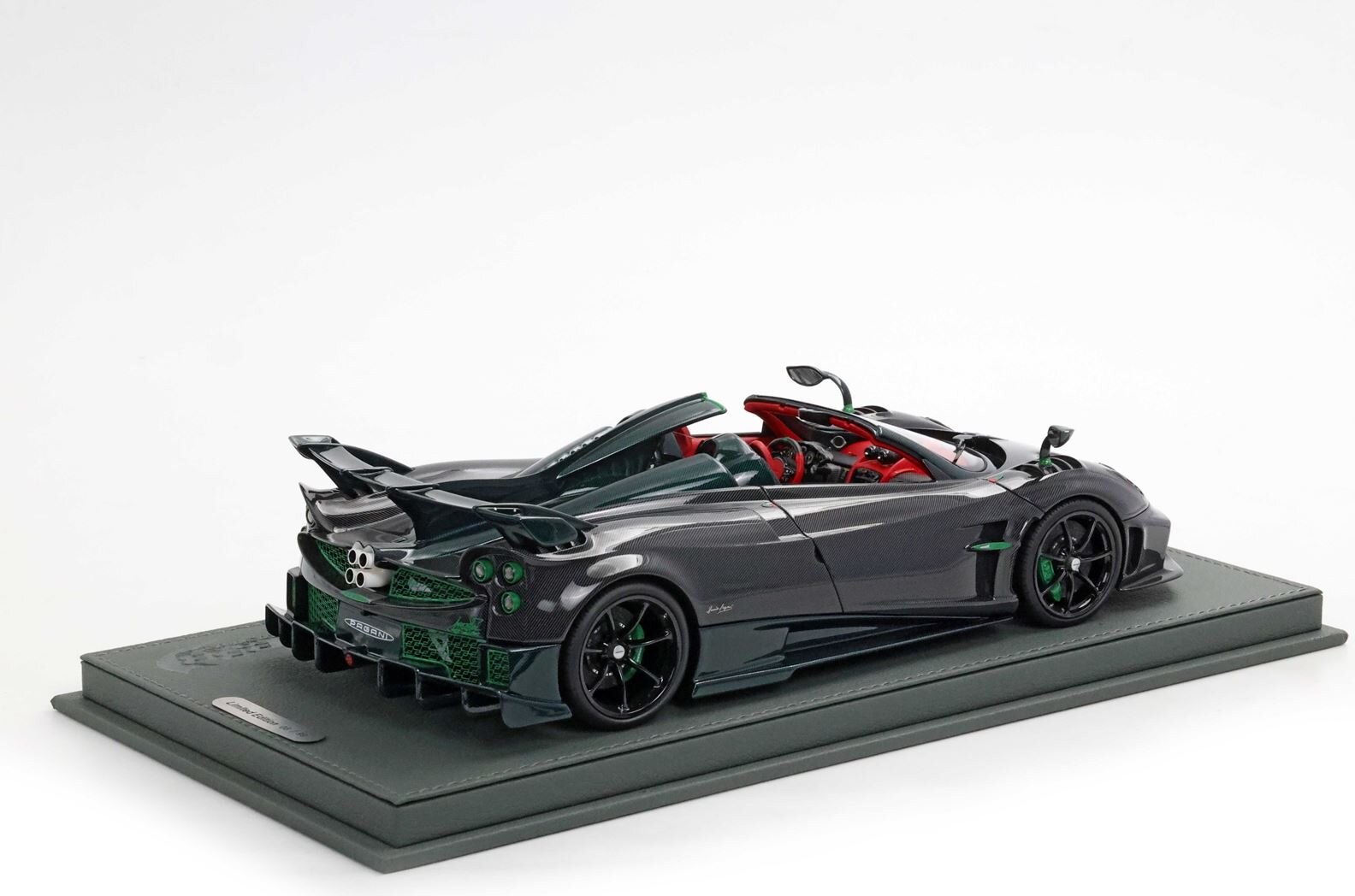 Pagani Imola Roadster Gloss carbon in 1:18 scale by BBR