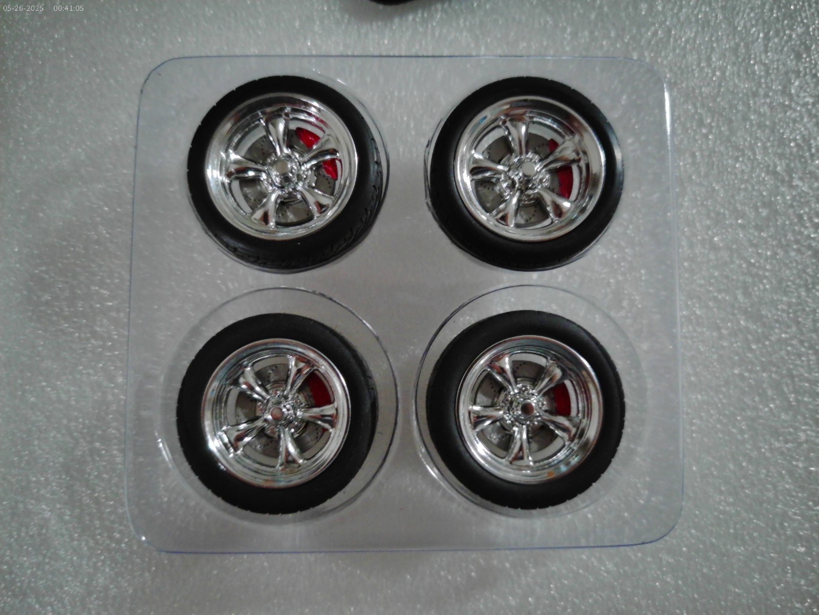 ACME TORQUE THRUST WHEEL & TIRE SET BRAKE ROTORS RED CALIBERS 1:18 GMP A1807222W