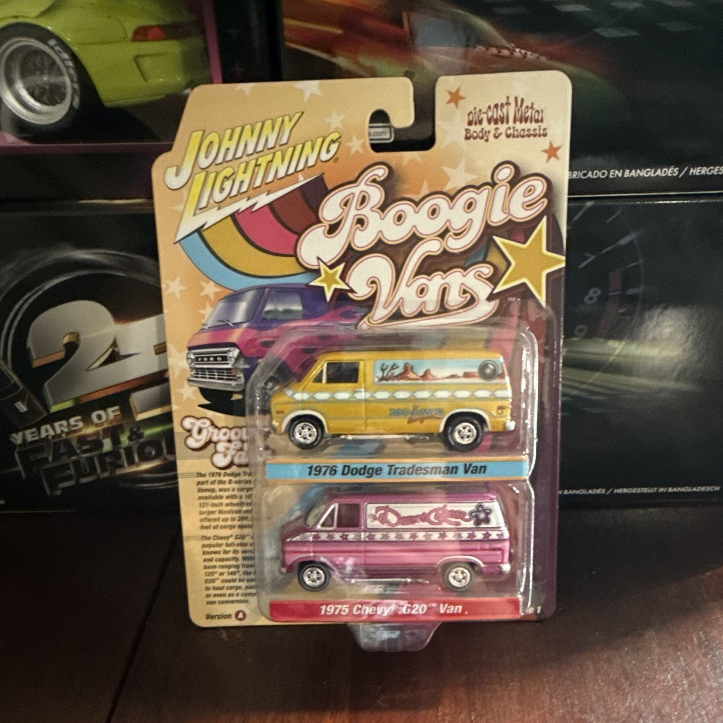 Johnny Lightning Boogie Vans 1:64 2-Pack Dodge Tradesman/Chevy G20 Diecast