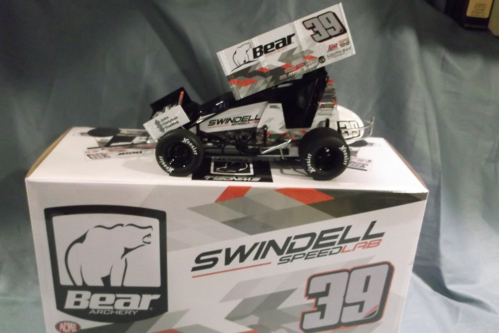 SAMMY SWINDELL #39 SPEEDLAB BEAR ARCHER RACING 1:18 ACME SPRINT CAR GMP A1809512