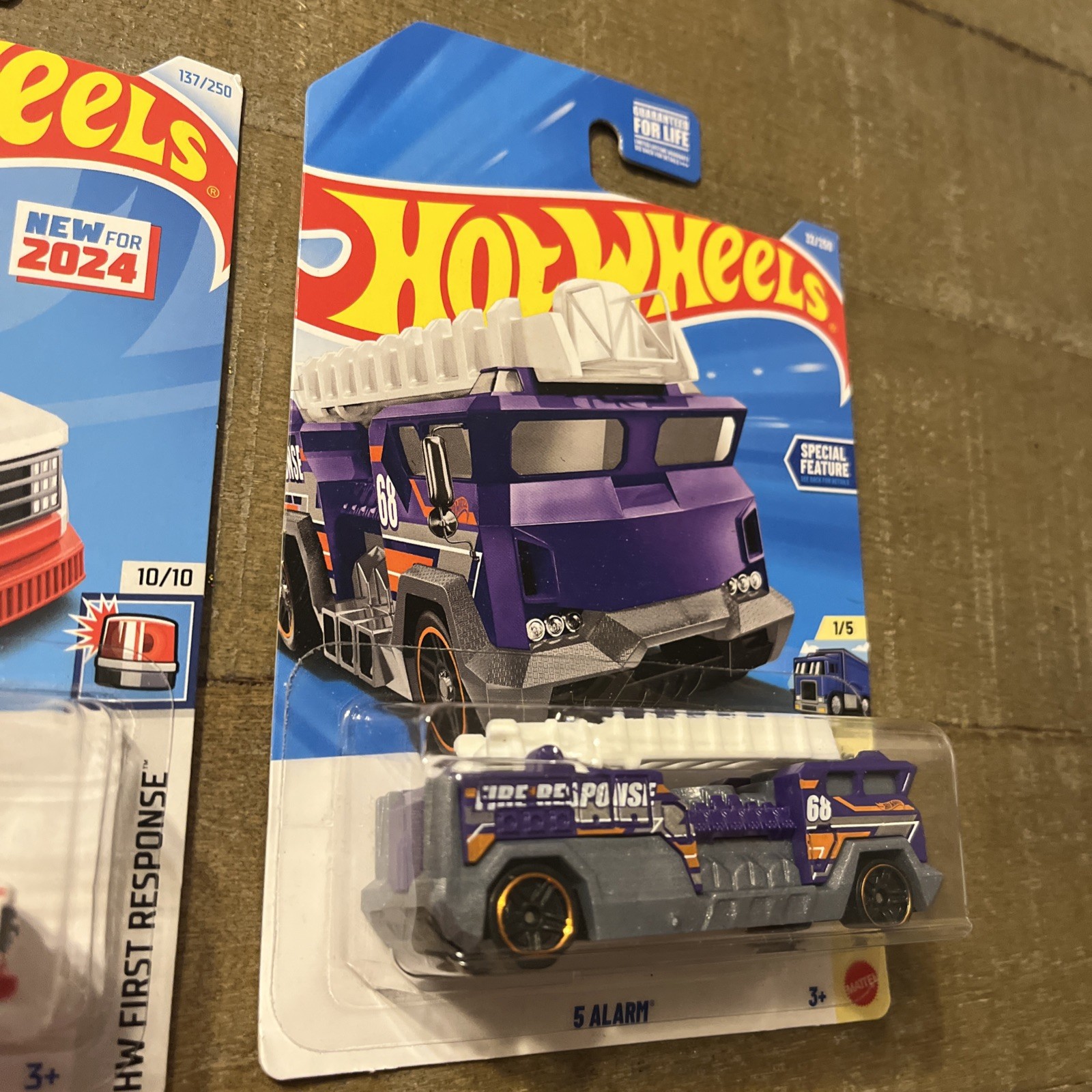 Hot Wheels HW First Response Rapid Pulse White Lot Of 2 Purple 5 Alarm New