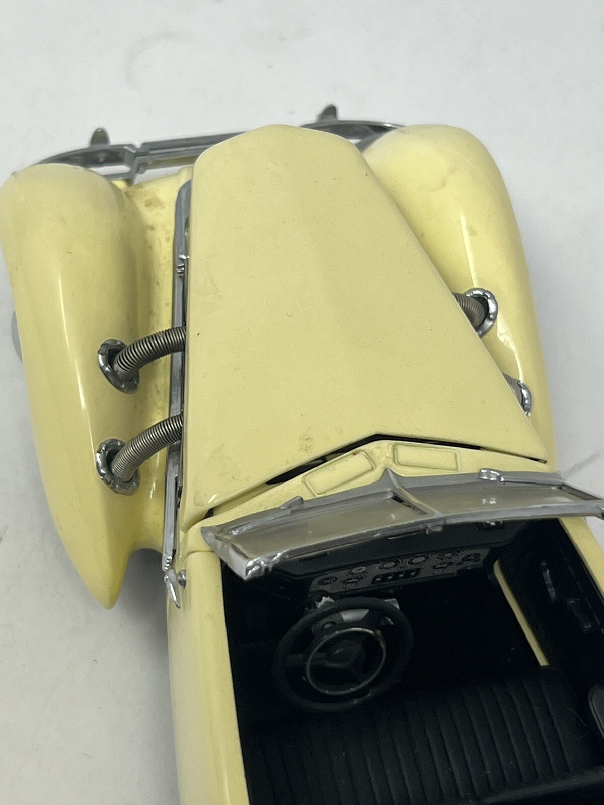 Die Cast~Franklin Mint~1:24~1937 Cord 812 Convertible~Yellow~w/Removable Top
