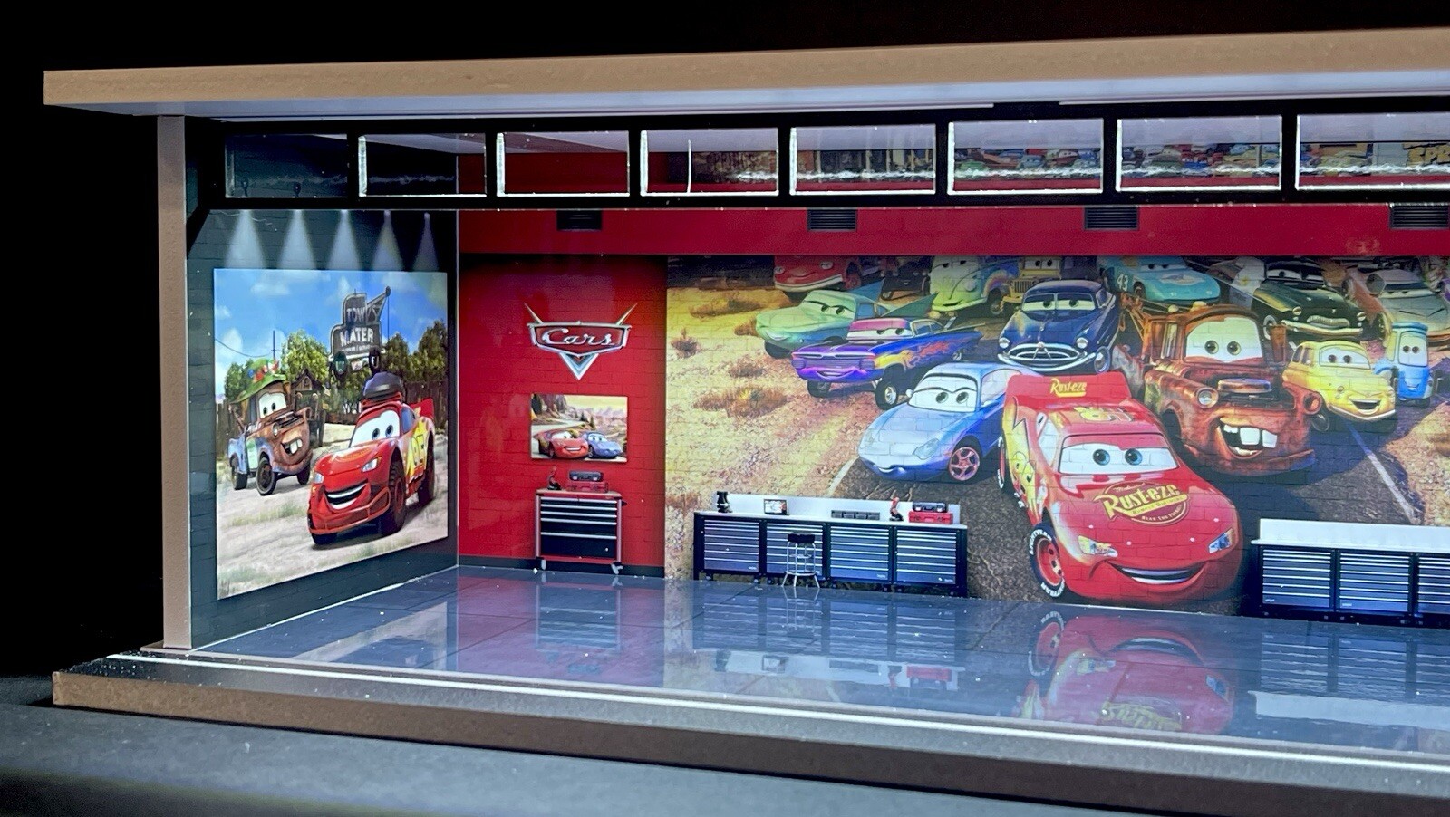 Cars V2 Mural Parking Lot Model Diorama Garage LED Lit Hot Wheels 1/64 Scale