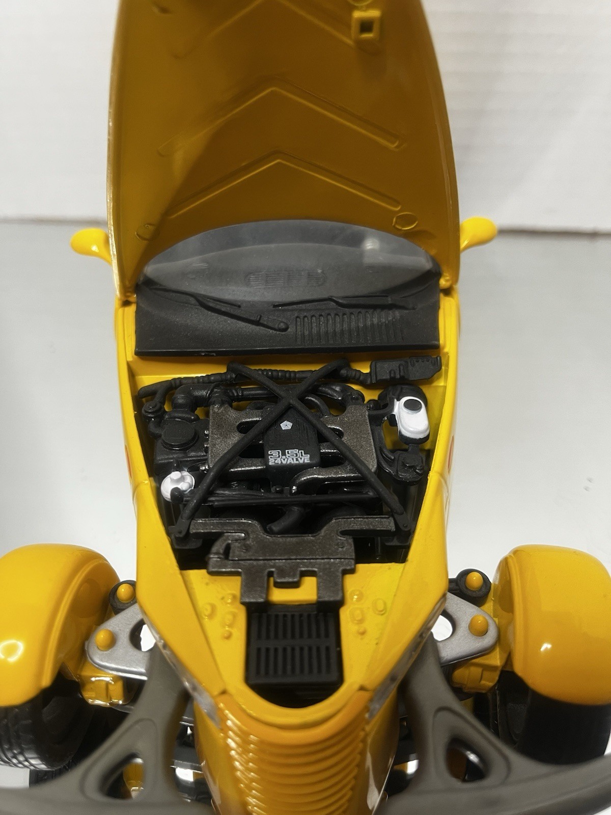 Anson 1:18 1999 Plymouth Prowler Yellow Diecast Convertible – Removable Top