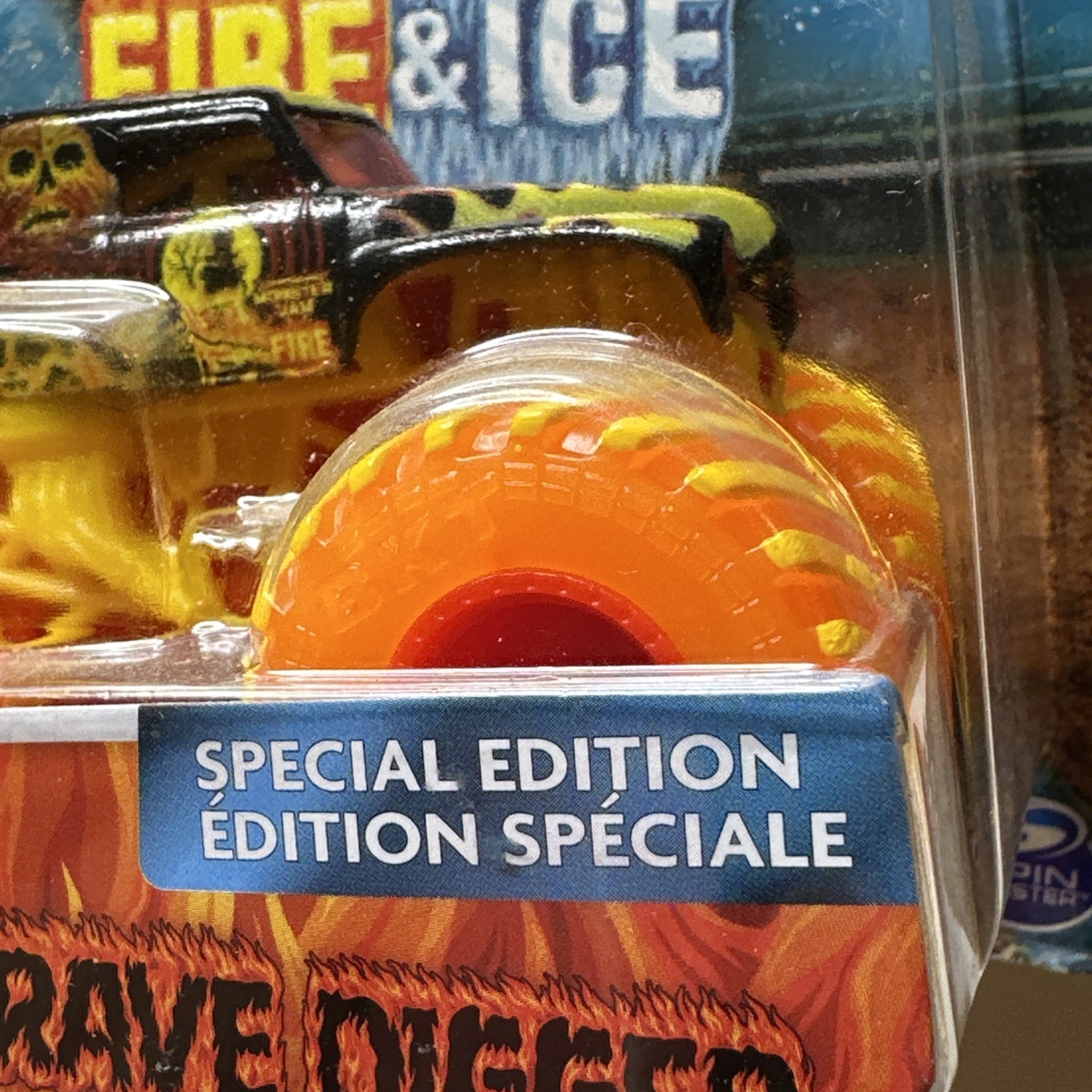 Spin Master Monster Jam Fire & Ice Grave Digger Special Edition 1:64 Diecast