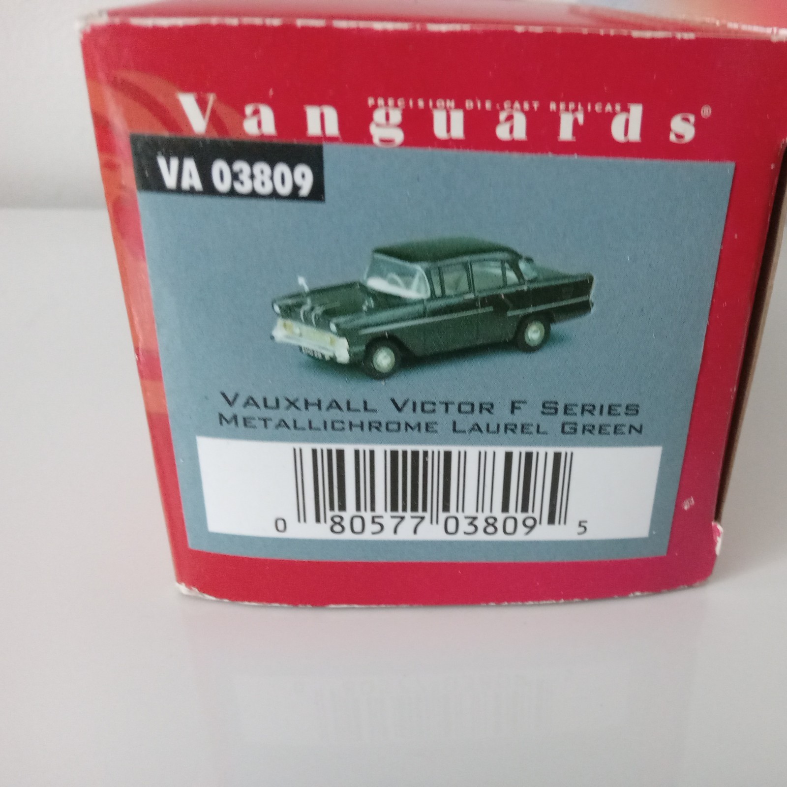 Vanguards VA03809 Vauxhall Victor F Series Metallichrome Laurel Green 1/43 Scale