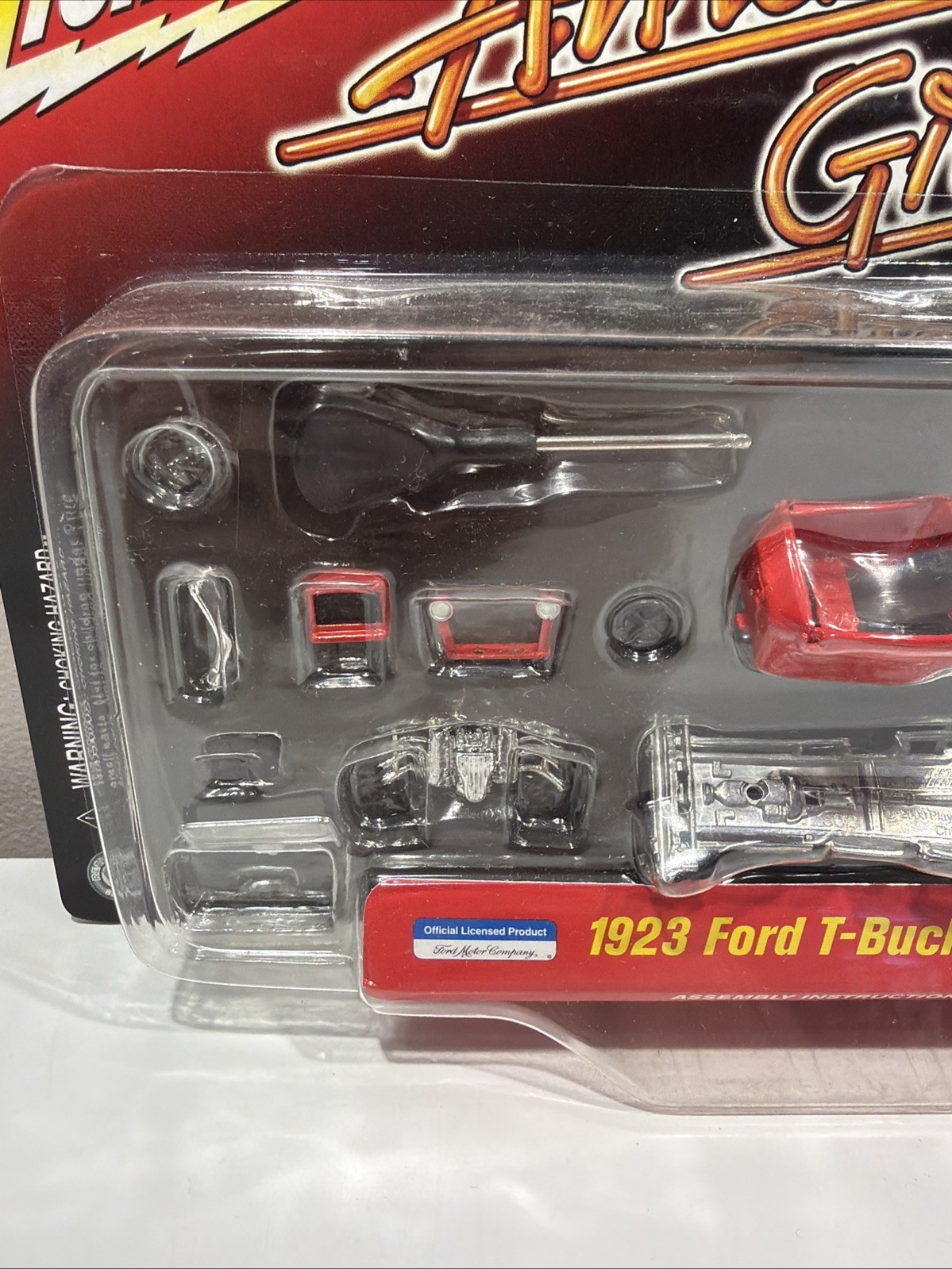 Johnny Lightning American Graffiti 1923 Ford T-Bucket 1:64 Diecast Red E12
