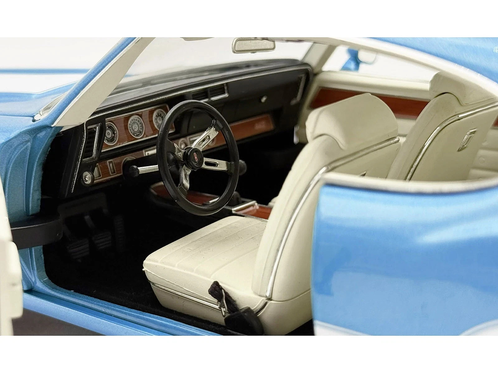 1971 OLDSMOBILE 442 W30 “DR. OLDS” VIKING BLUE 1/18 DIECAST BY ACME A1805632