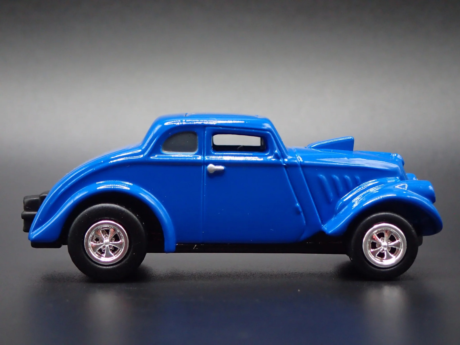 1933 33 WILLYS GASSER COUPE NHRA BLUE RARE 1:64 SCALE DIORAMA DIECAST MODEL CAR