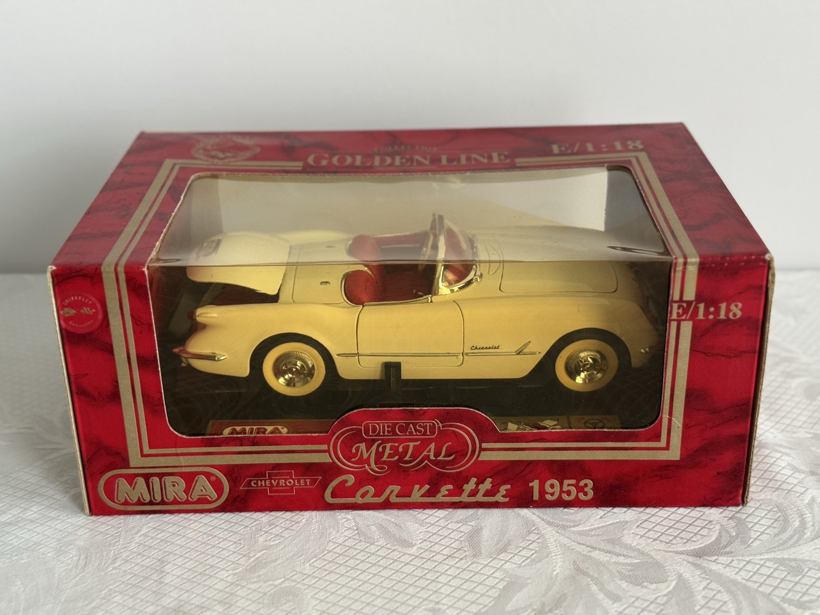 MIRA GOLDEN LINE 1953 CHEVROLET CORVETTE Convertible 1:18 Die-Cast Model Car-NIB