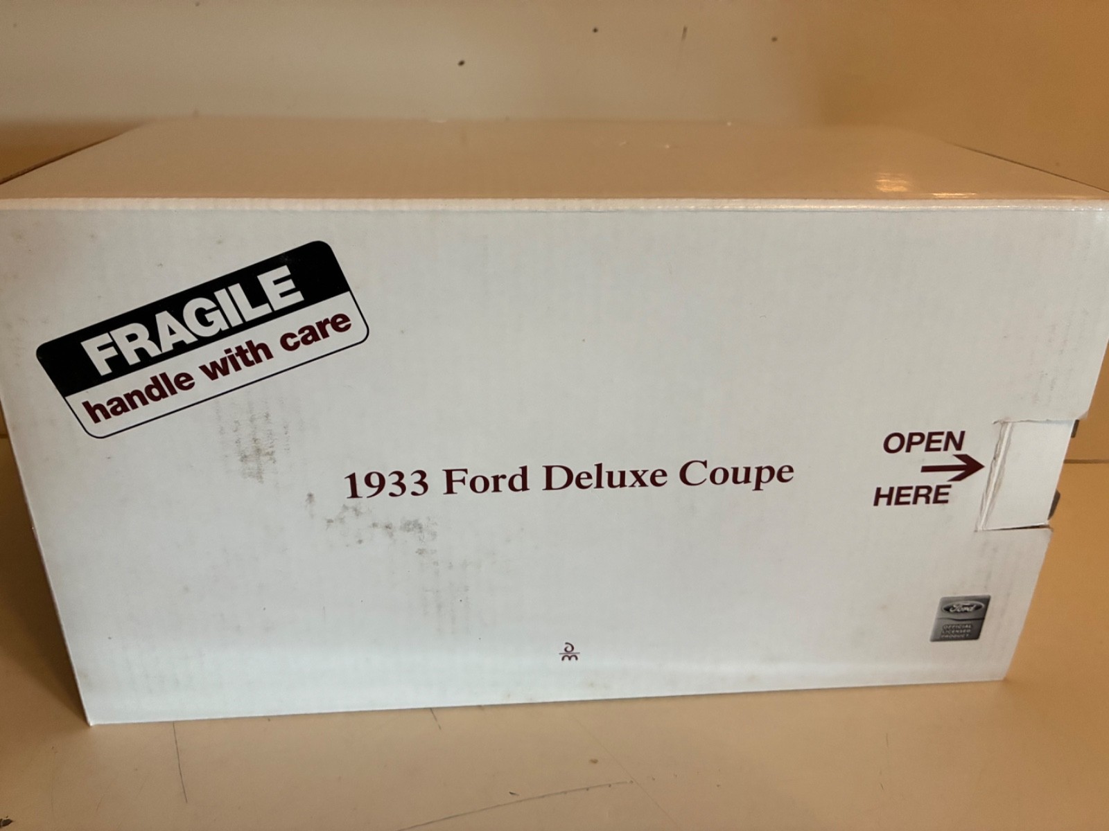 DANBURY MINT 1933 FORD DELUXE COUPE 1:24 SCALE in box