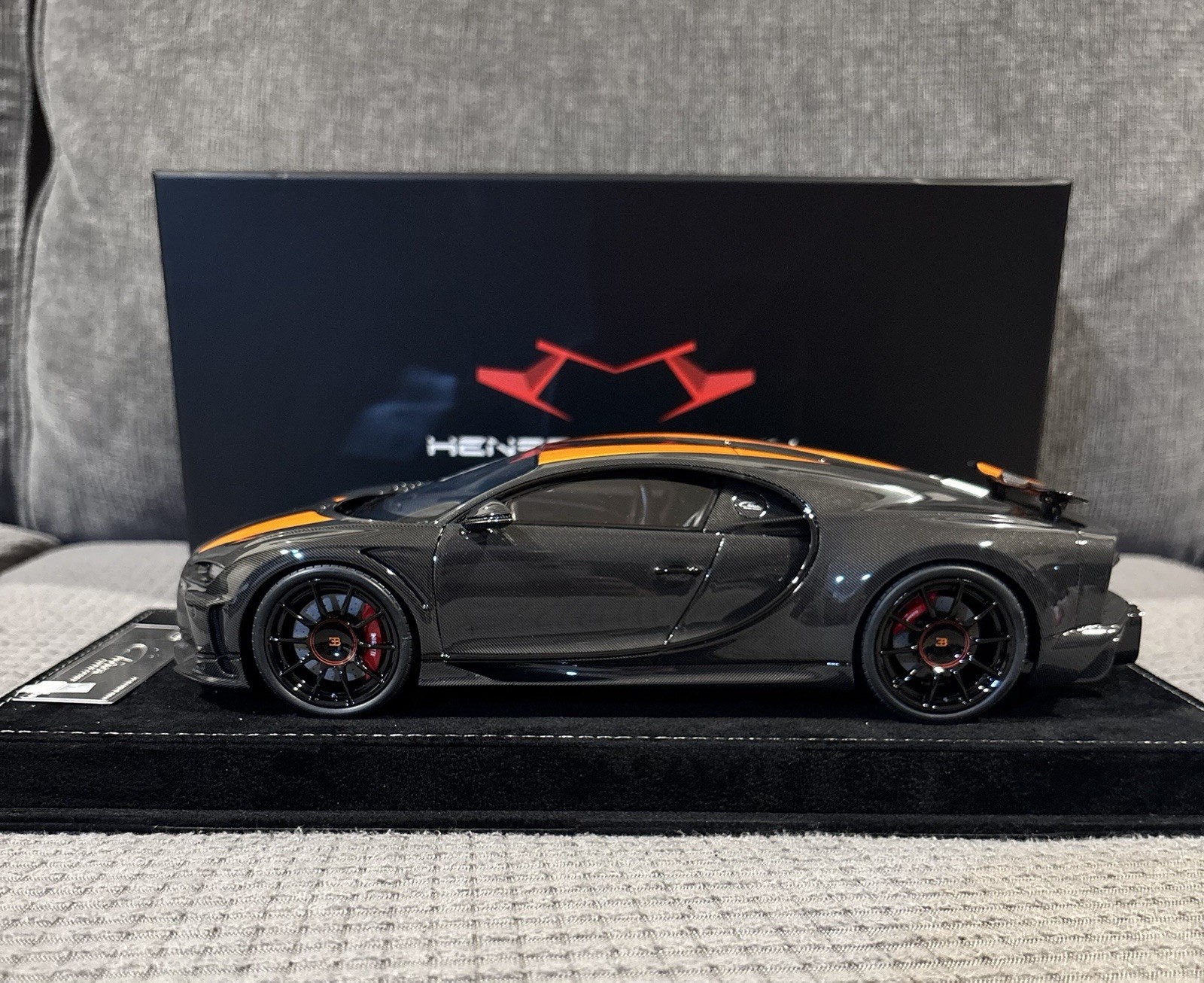 1/18 HH Henson & Heaven Bugatti Chiron SuperSport Carbon/orange High Wing Limite
