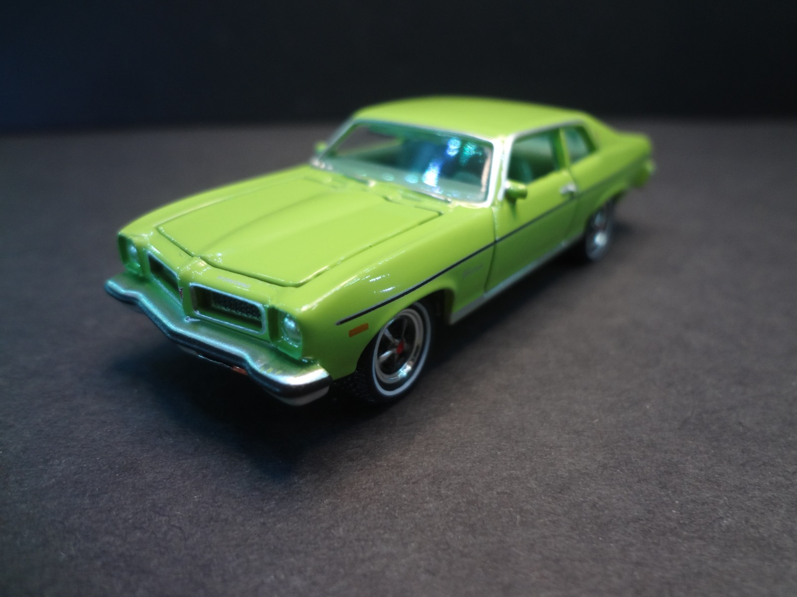 Johnny Lightning 1974 Pontiac Ventura green & bronze bundle – Loose 1:64