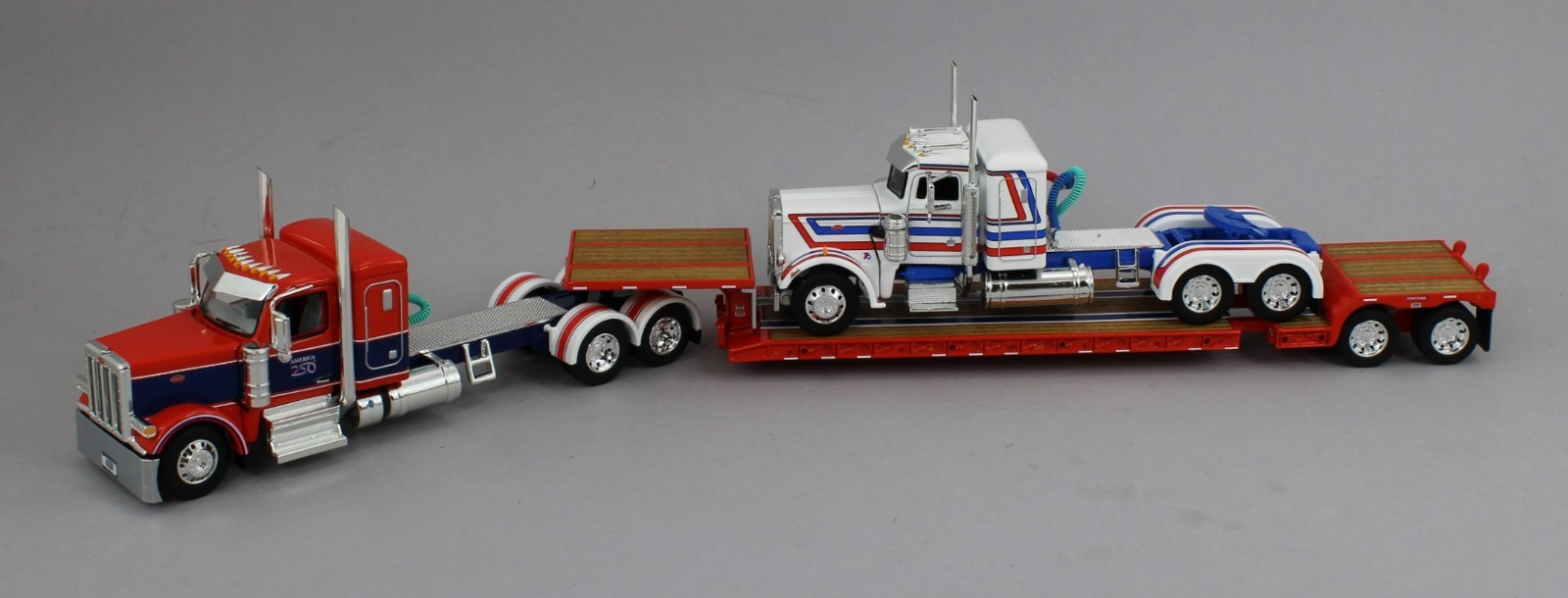 DCP 1:64 *AMERICA 250* Peterbilt 589 w/Lowboy & 359 Bicentennial LOAD *NIB*