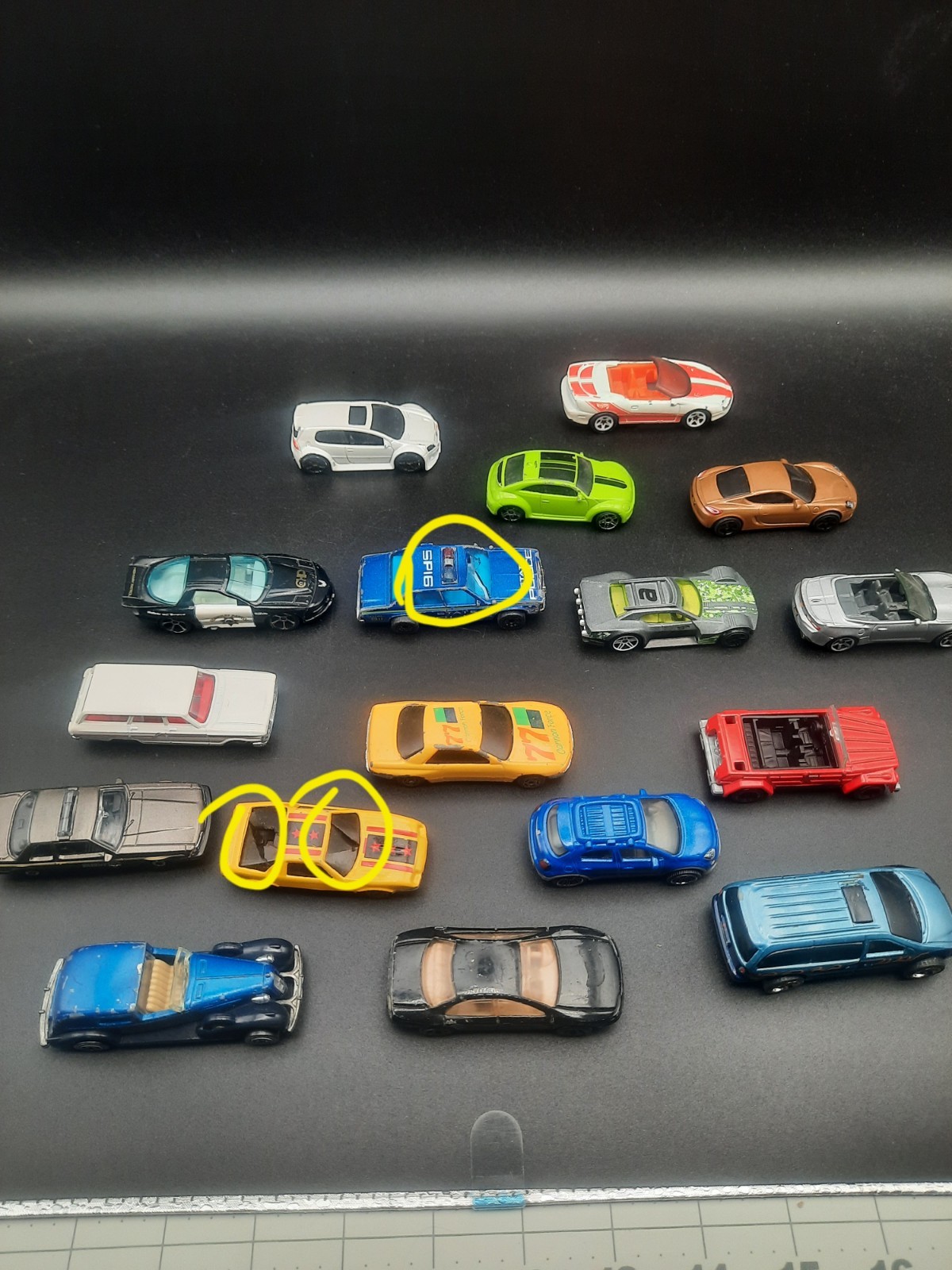 Mixed lot of 17 hot wheels/matchbox cars. Vintage to modern. Most fair shape.