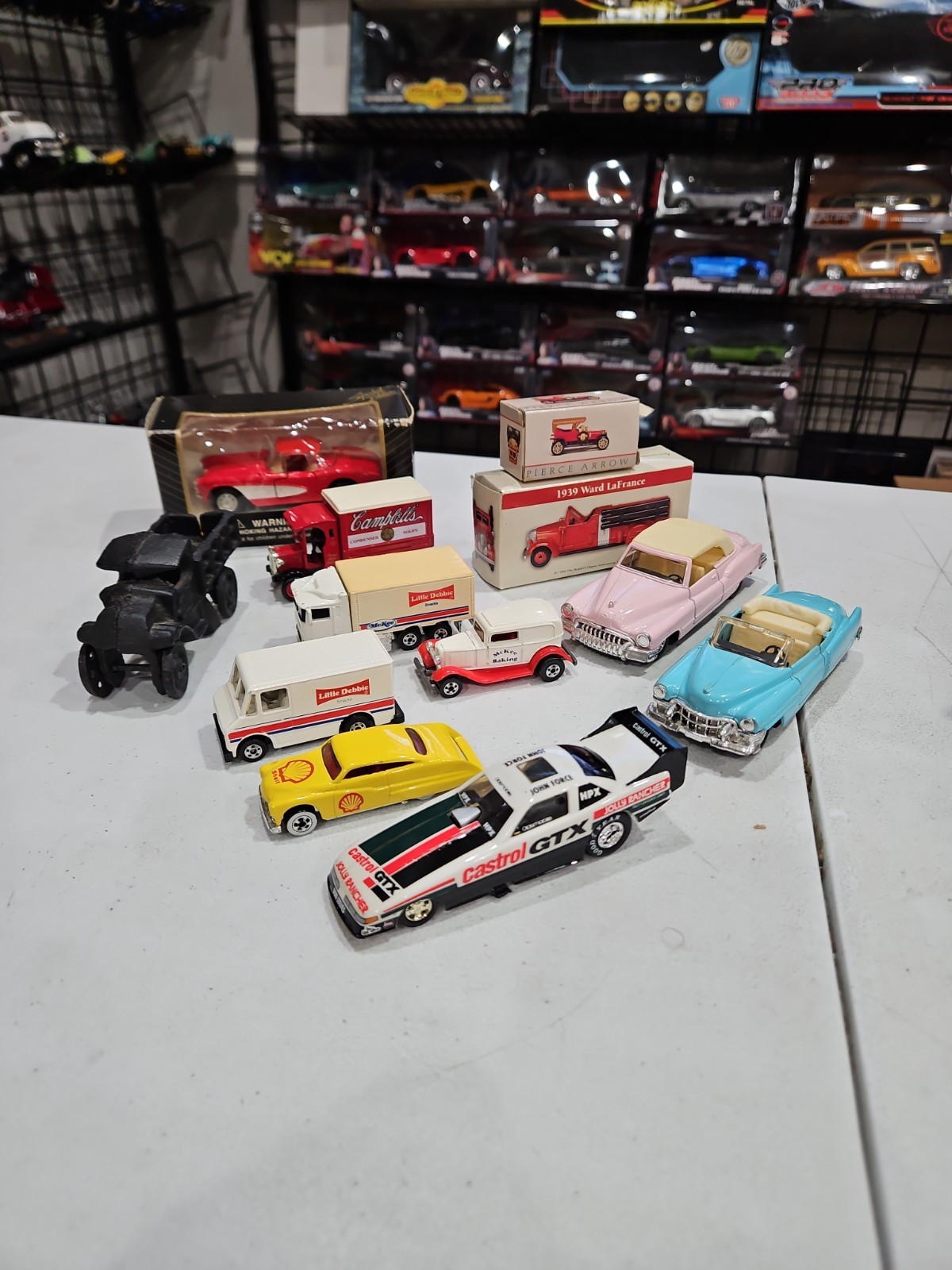 Lot Of 12 Die Cast Vehicles – YOU GET ALL 12 IN PICTURES – AS IS – FREE SHIPPIN