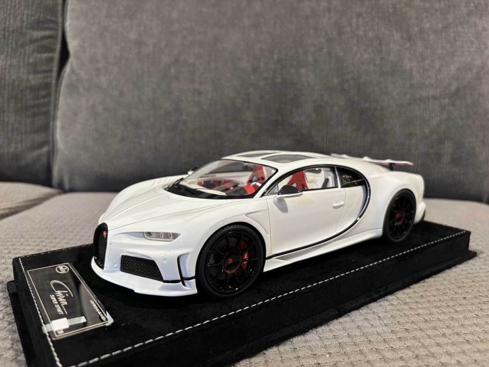 1/18 HH Henson & Heaven Bugatti Chiron Super Sport White/Red Limited 30pcs