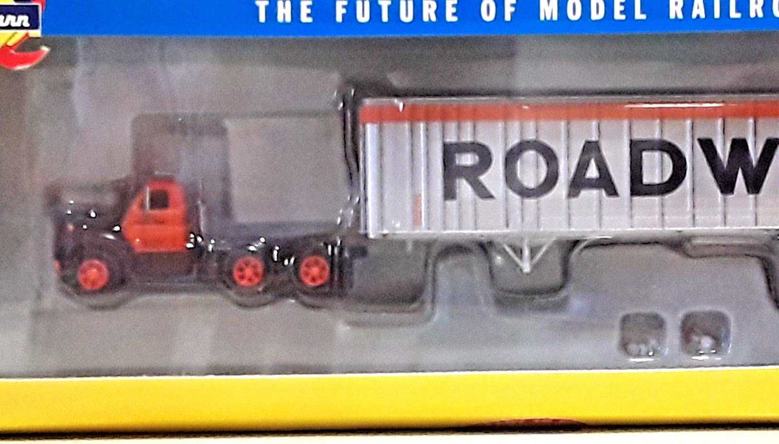 Athearn HO Scale 70988 Roadway MACK B Tractor w/ 40′ Exterior Post Trailer (-185