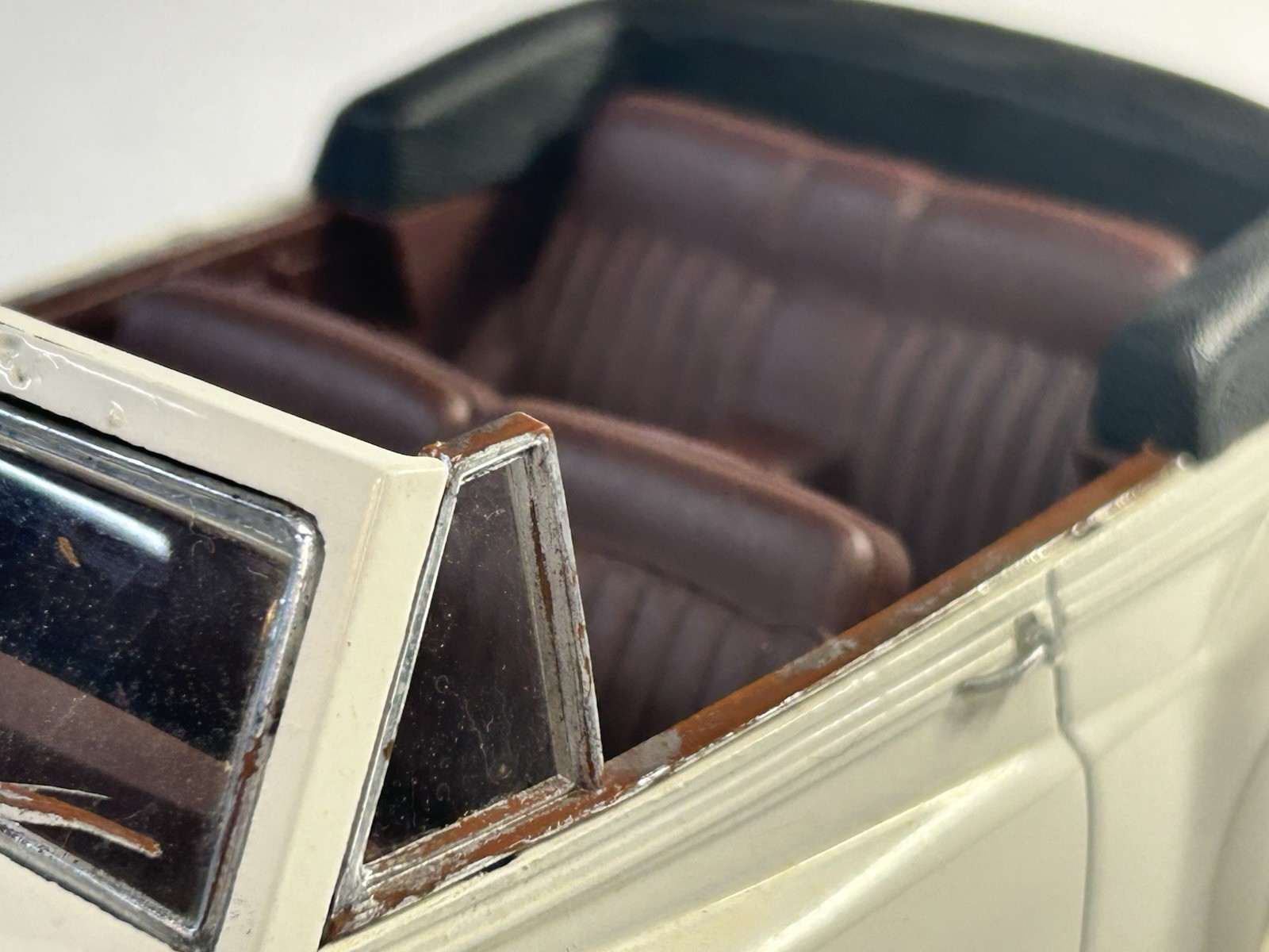 Solido 1961 Rolls Royce Silver Cloud ll White 1:20 Die Cast #3006 (1988)