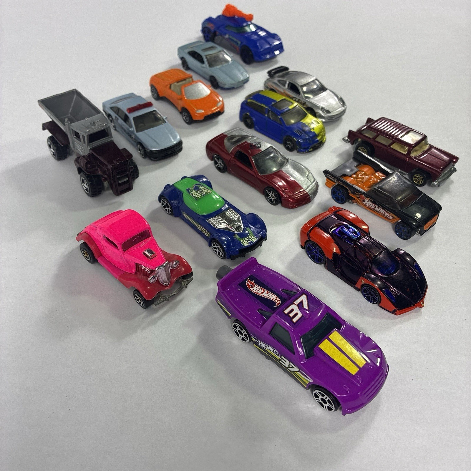 Lot of 14 Hotwheels Cars Loose Various Cars Truck Diecast 1:64