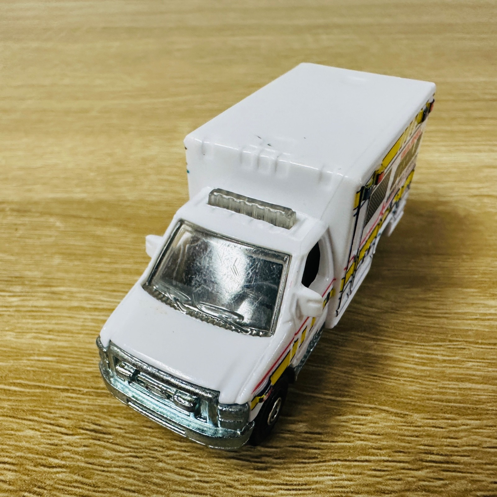 Ford E350 Ambulance White Yellow SUAS Santa Ursula MB944 2015 Heroic Rescue